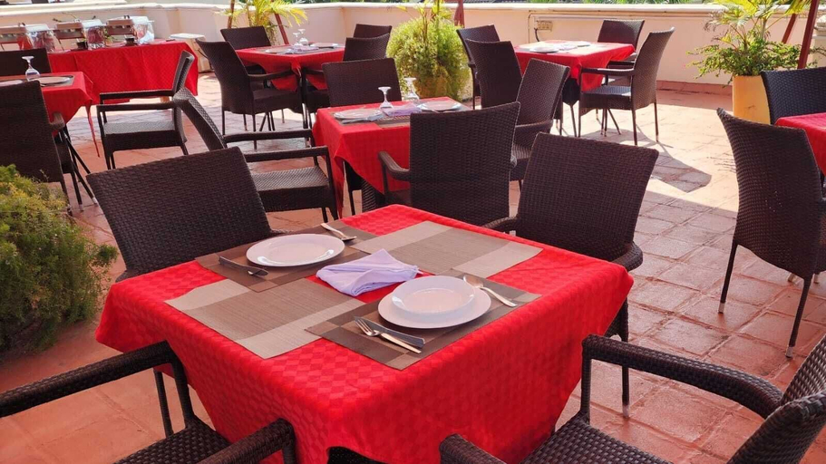 Food & Drinks 2, Lux Suites Diani Airstrip Villas, Msambweni