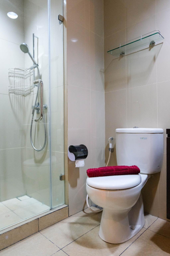 Bathroom 4, Elegant 2BR Apt @ M-Town Signature By Travelio, Tangerang