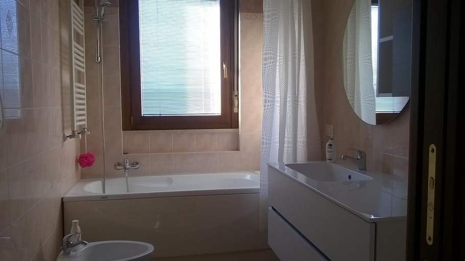 Others 5, A casa con Stefania, Rome