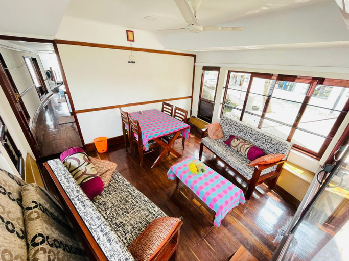 Restaurant, Private Houseboat, Alappuzha