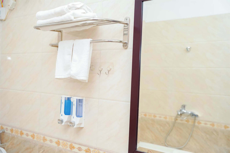 Bathroom 3, Lotus Hotel 2 Khach San Bac Ninh, Bắc Ninh