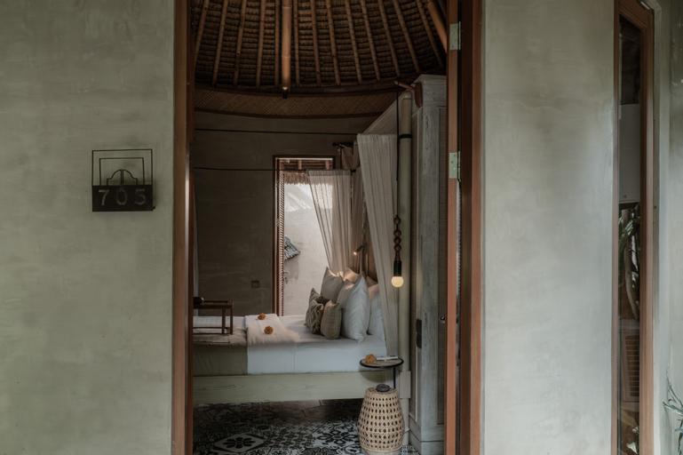 Bathroom 11