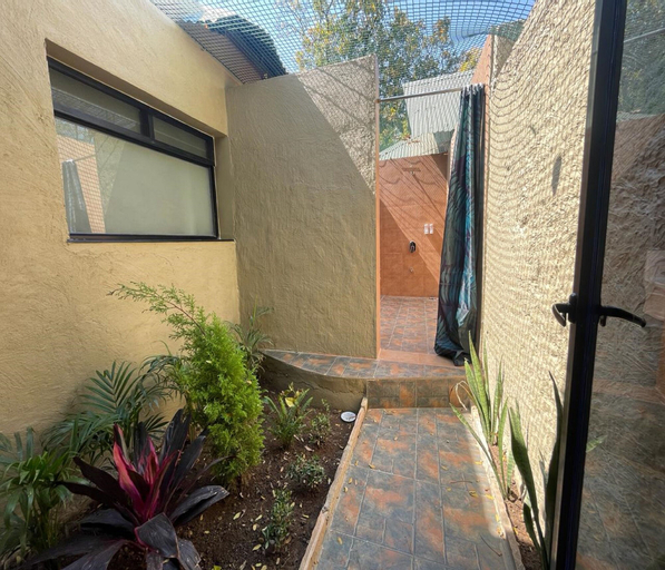 Exterior 7