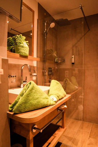 Bathroom, Hotel Bogner Hof, Reutte