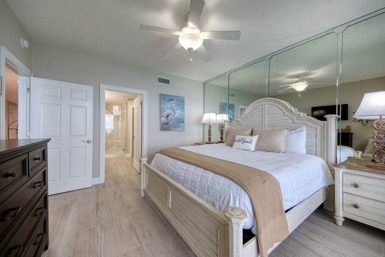 Bedroom 3, Treasure Island 2006, Bay