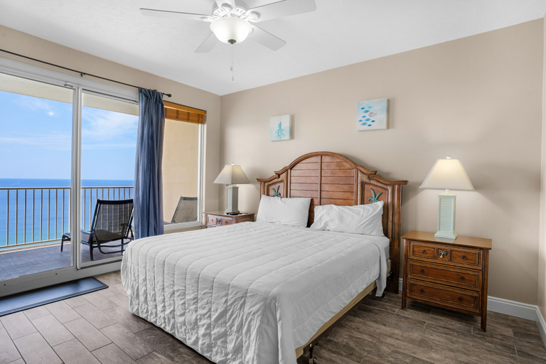 Bedroom 3, Treasure Island 1905, Bay