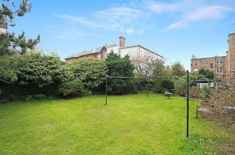 Exterior & Views 2, JOIVY Luxury House With Patio Next To North Berwick Beach, East Lothian