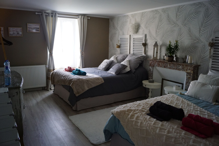 Bedroom 4, Aux léopards Normands, Calvados