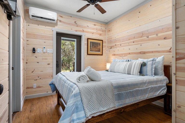 Bedroom 3, Private Oasis 10 min To Main St, Gillespie