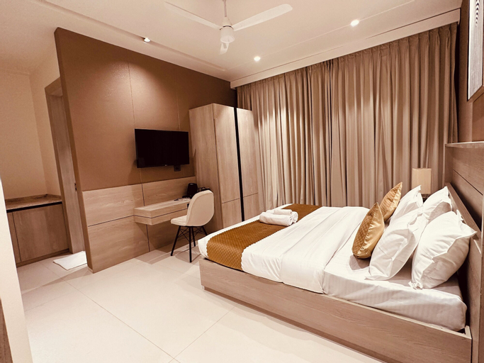 The Lodgers Luxury Hotel Near GolfCourse, Gurgaon