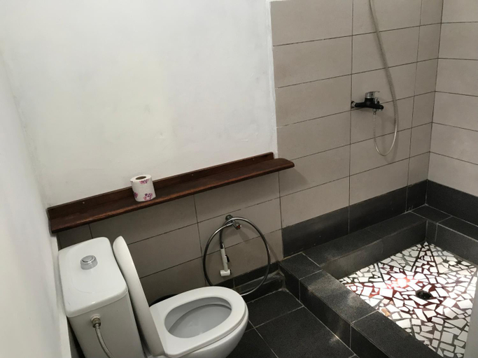 Bathroom, Hotel le Lagon, Atsinanana