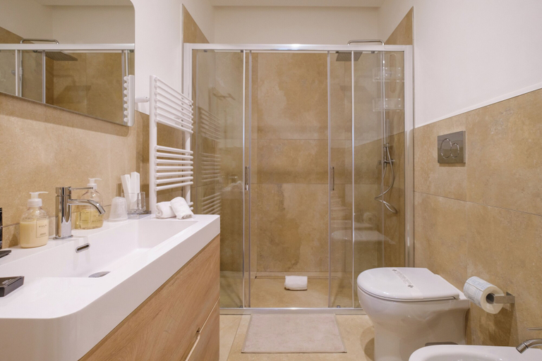 Bathroom, Gianfranco Fino Viticoltore, Taranto