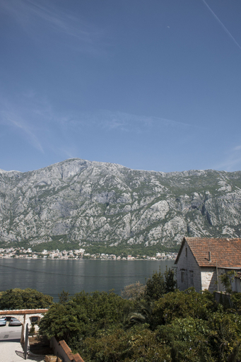 Others 5, Galathea House