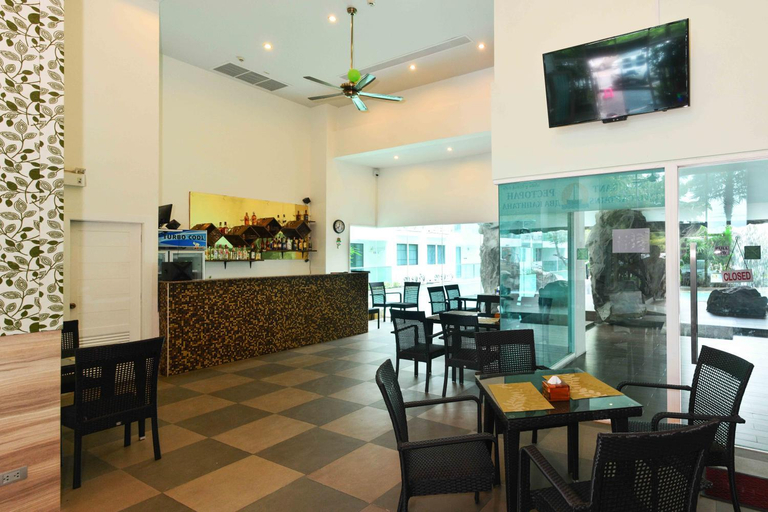 Food & Drinks 5, Amazon Residence Unit B1-217, Pattaya
