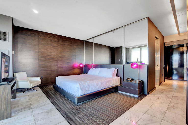 Bedroom 2, Panoramic Room on 36 floor, Clark