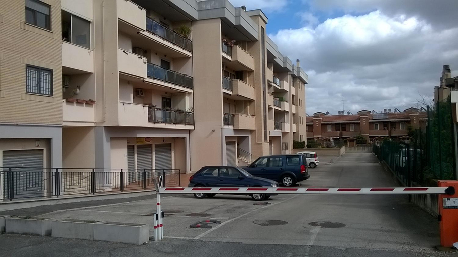 Others 4, A casa con Stefania, Rome