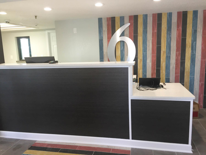 Public Area 2, モーテル 6 バーンズビル、ミネソタ, Dakota