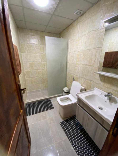 Bathroom 3, Abdullah Ram, Quaira