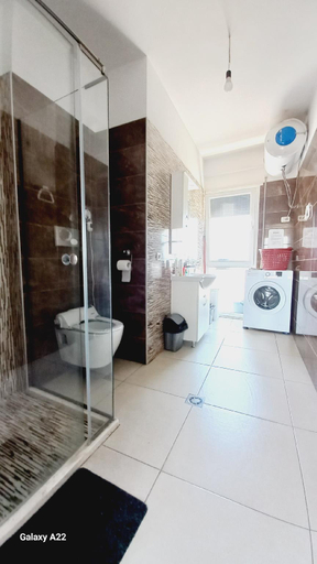 Bathroom, Isabel's B&B, Tiranës