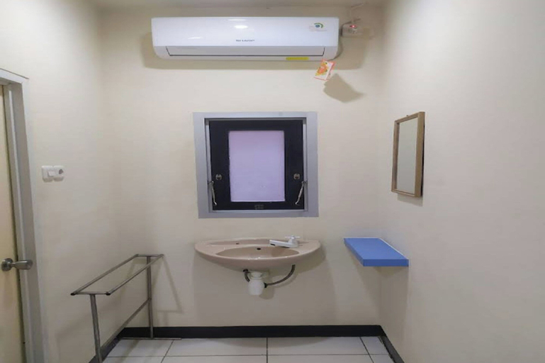 Bedroom 1, OYO 93818 Wisma Al Araf Syariah, Palembang