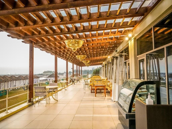 Food & Drinks 5, AlkoutBeachHotel