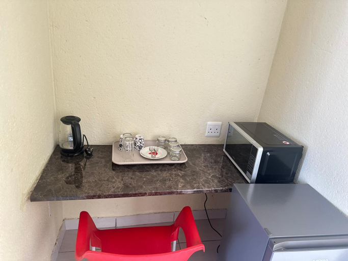 Others 4, MBT Guesthouses, Capricorn