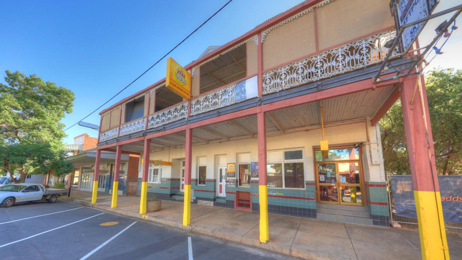 Exterior & Views, Peak Hill Golden Peak Budget Motel, Parkes