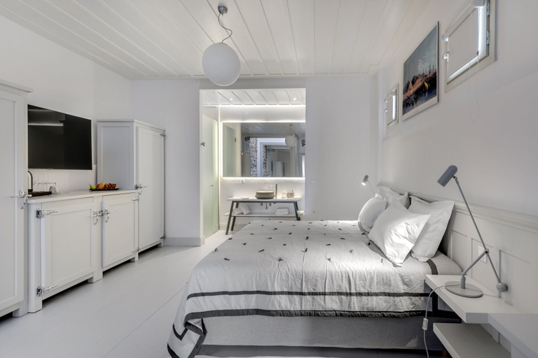 Bedroom 2, Skylight, South Aegean