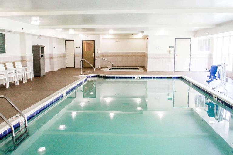 Sport & Beauty 5, Country Inn & Suites by Radisson, Chester, VA, Chesterfield