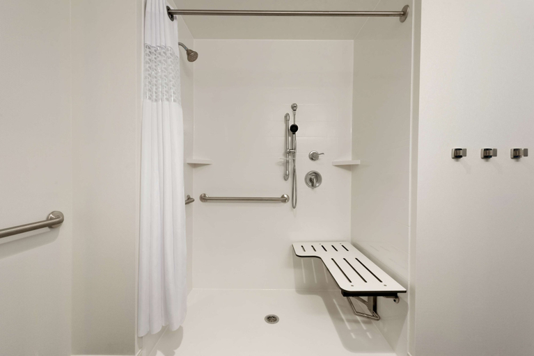 Bathroom 3, Hampton Inn Spring Hill, TN, Maury