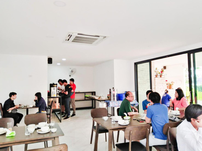 Food & Drinks 4, Uthaithani Resort, Nong Khayang