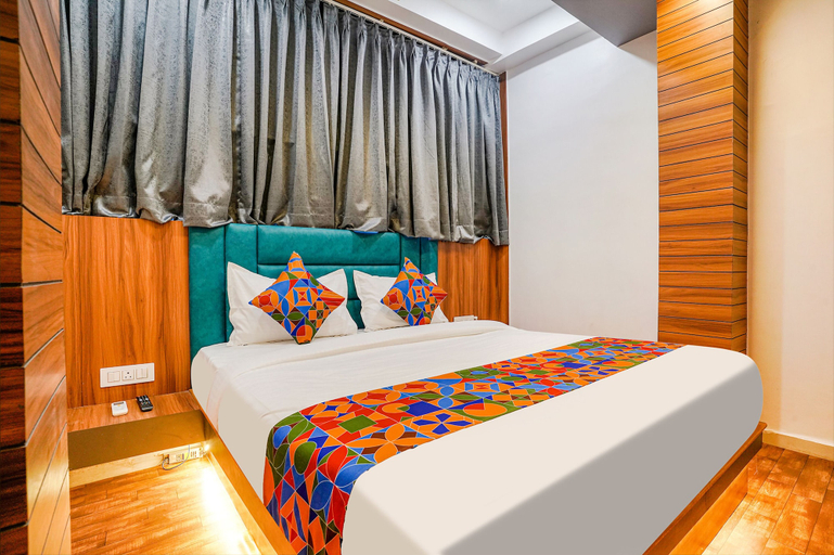 Bedroom 1, Fabhotel Max, Vadodara