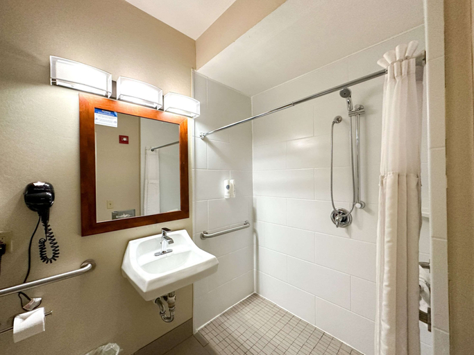 Bathroom 4, Country Inn & Suites by Radisson, Rock Falls, IL, Whiteside