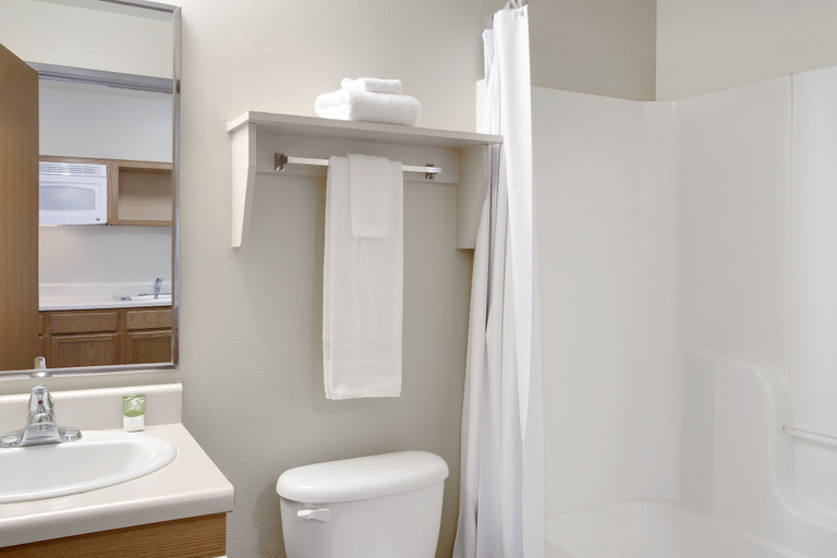Bathroom 4, WoodSpring Suites Baton Rouge Airline Highway, East Baton Rouge