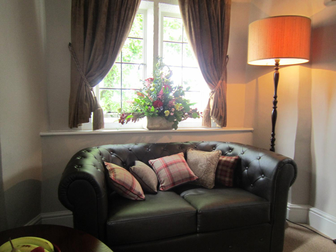 Others 5, The Three Crowns, Devon