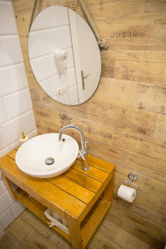 Bathroom 2, Old Town Alicante, Alicante