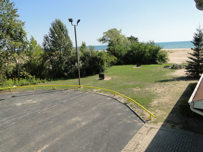 Property grounds, Oscoda Lakeside Hotel, Iosco