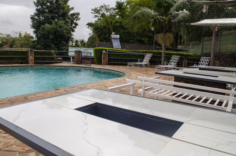 Sport & Beauty 1, The Hilltop Guesthouse, Harare