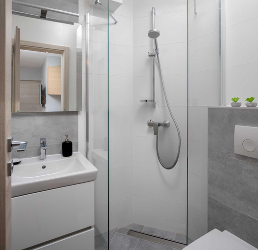 Bathroom 4, Solar Beach Inn, Split
