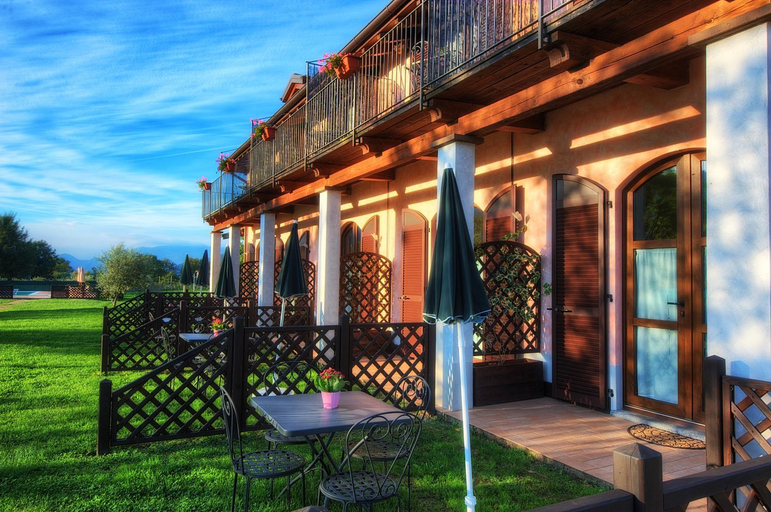 Others 3, Agriturismo alla Poncia, Como