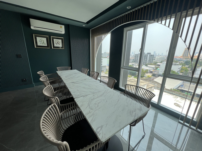 Business Facilities 26