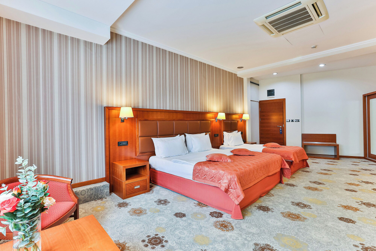 Bedroom 2, KINGS PARK HOTEL