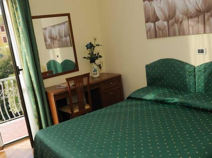 Bedroom 3, Hotel Miranda, Savona
