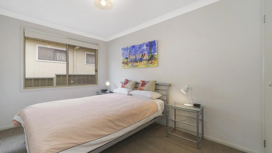 Bedroom 2, Waterview Retreat - Blackwal, Gosford - West