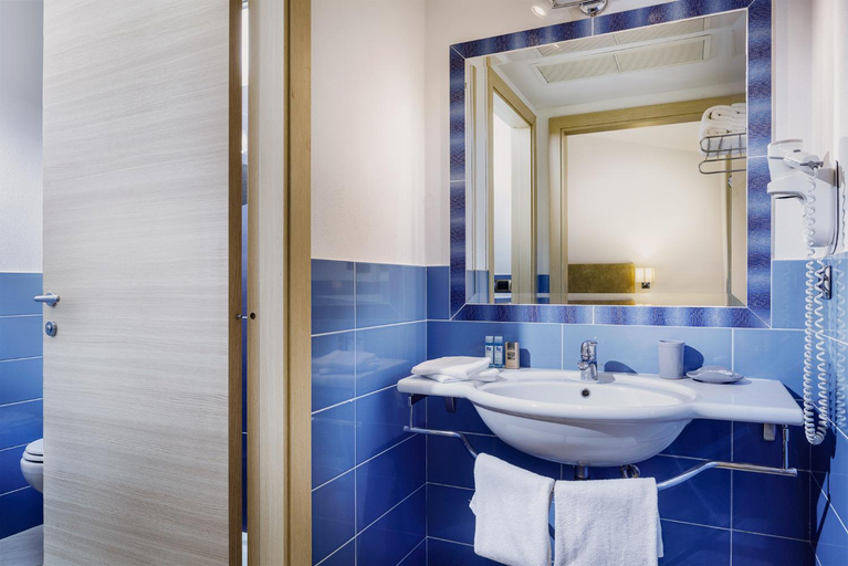 Bathroom 4, Terra Di Mare Resort&Spa, Nuoro