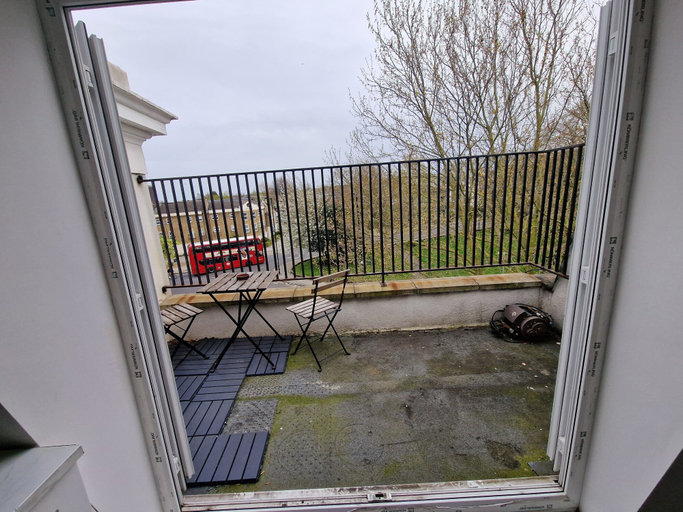 Others 3, Impeccable 1-bed Apartment in London, London