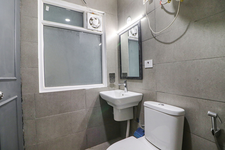 Bathroom 4, Fabhotel Vanilla, Delhi
