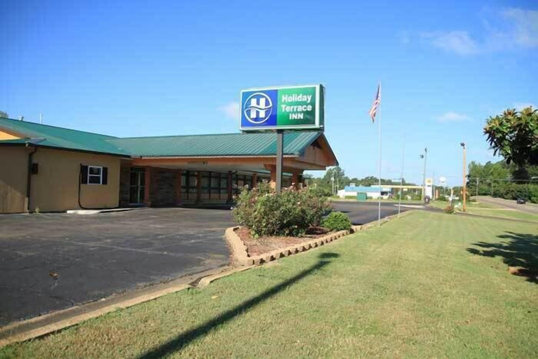 Exterior & Views 2, Holiday Terrace Motel, Chickasaw
