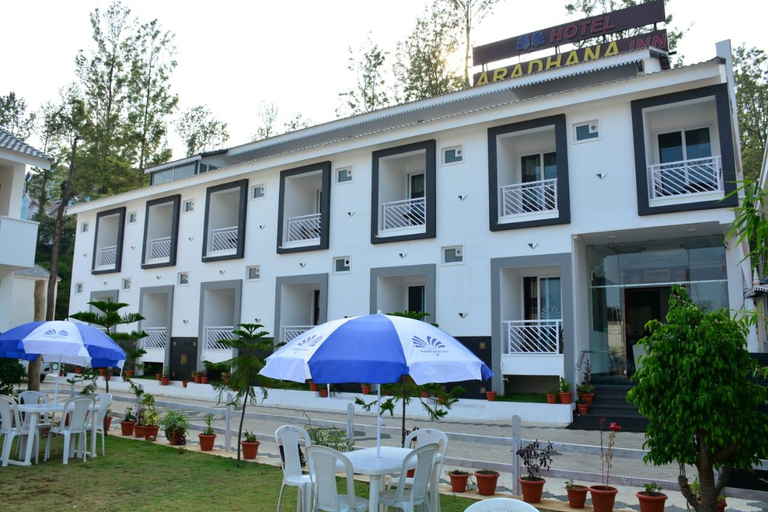 Exterior & Views