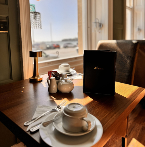 Food & Drinks, Marina Court Hotel, Dorset